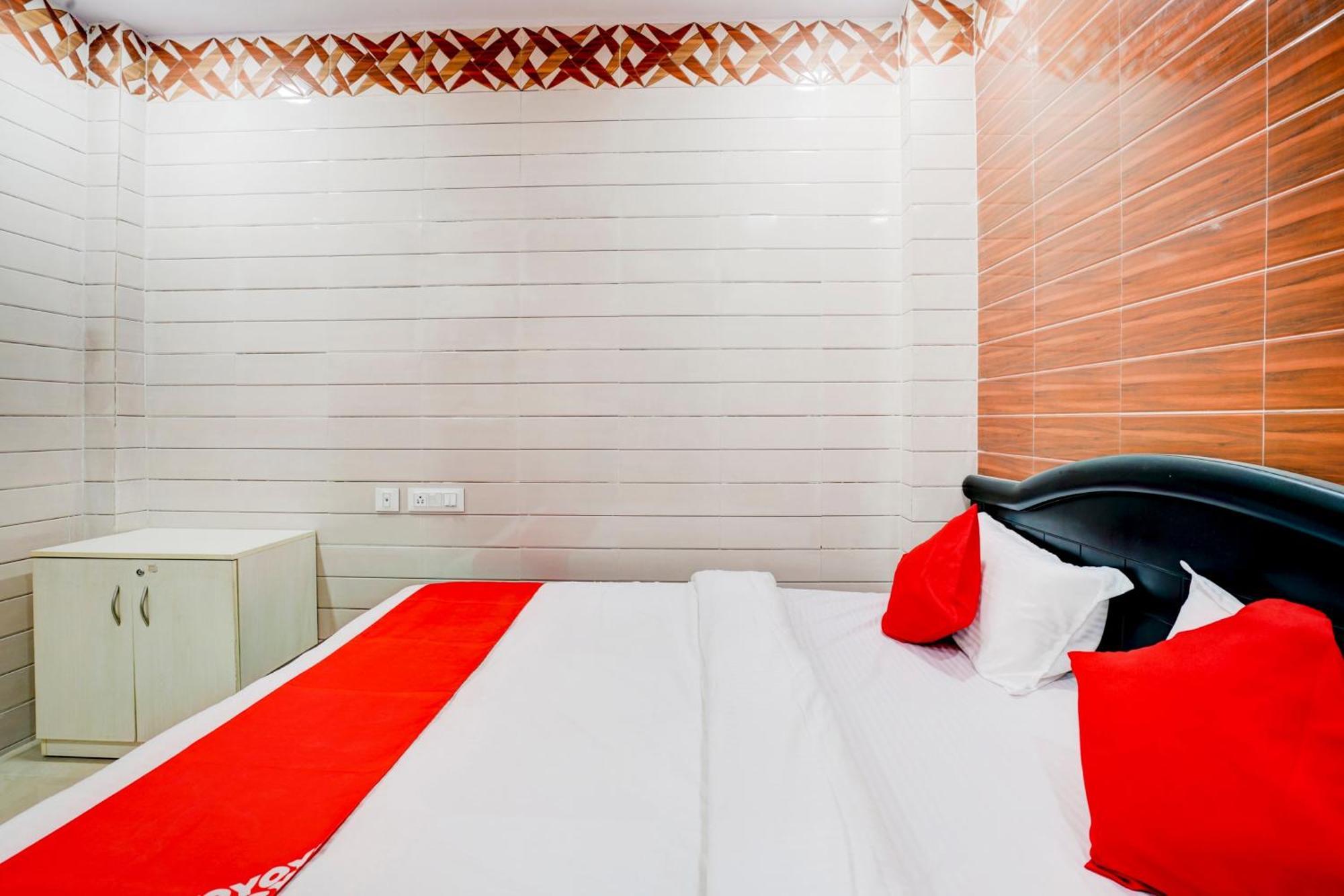 O Aroma Classic Near Nampally Main Railway Station 3*